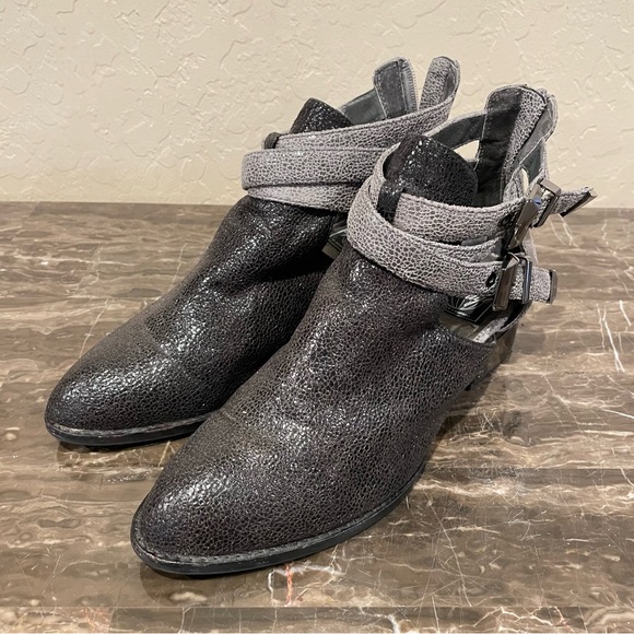 Jeffrey Campbell Everly Two-toned Leather Ankle Boots - Picture 5 of 13